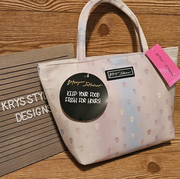 Betsey Johnson Skull insulated lunch tote - Picture 1 of 6